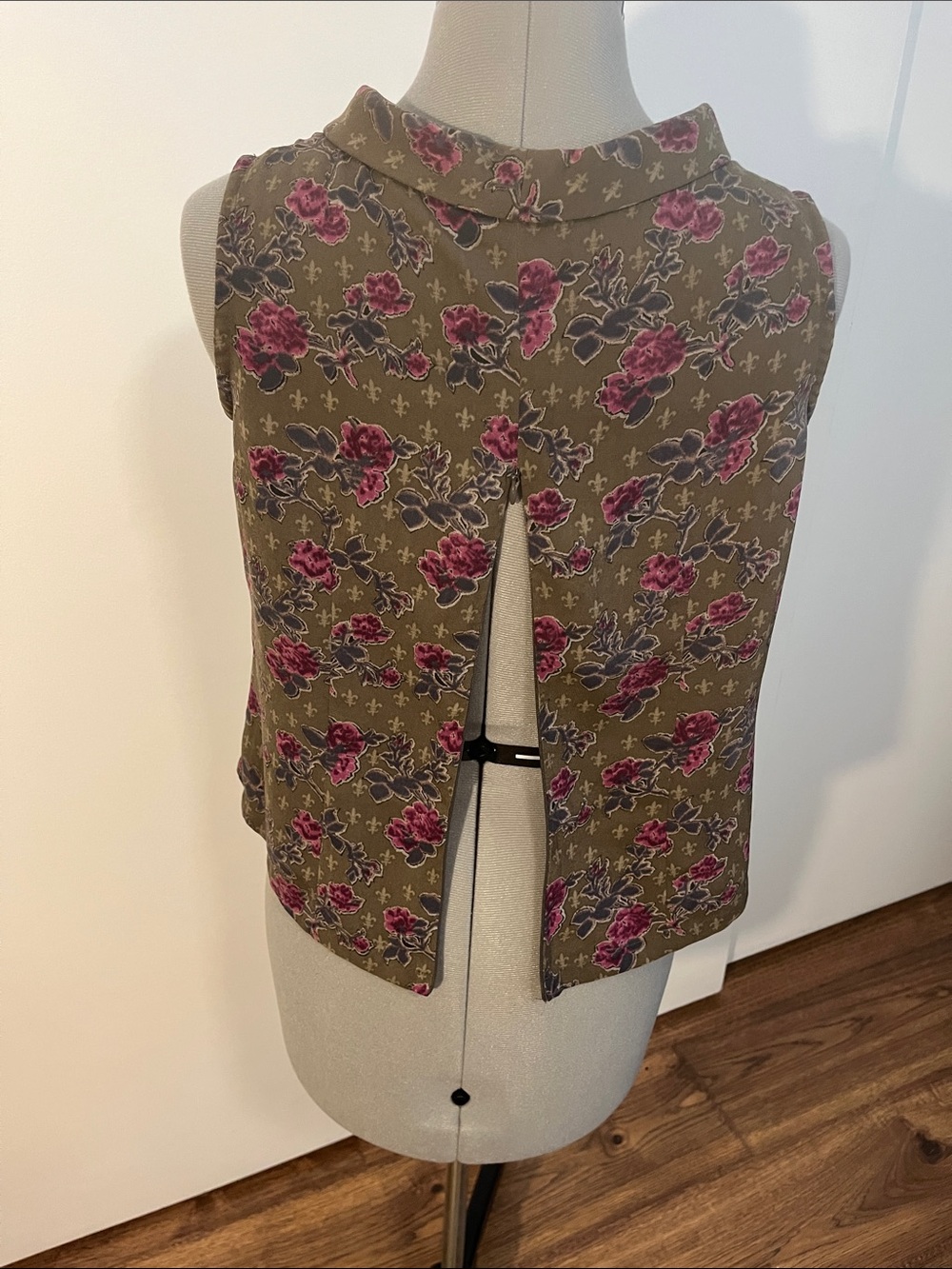 Beierdi Blouse soft
Flowy fabric. See measurements - Picture 3 of 7